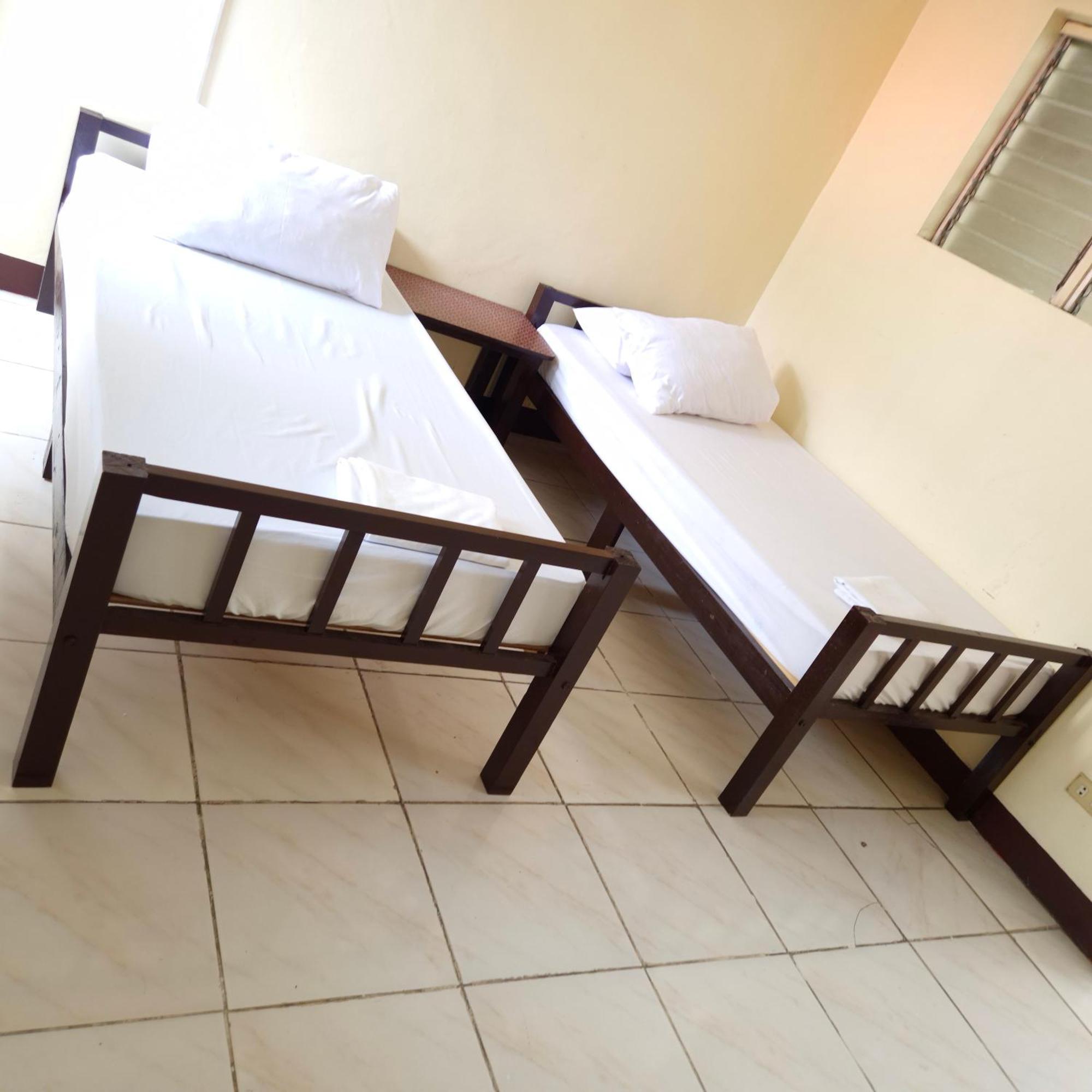 Cool Martin Family Hotel And Resort Bacoor Экстерьер фото